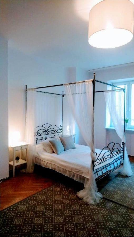 Apartamento Warszawa, Centrum, Wiejska 15, Kamienica Exterior foto